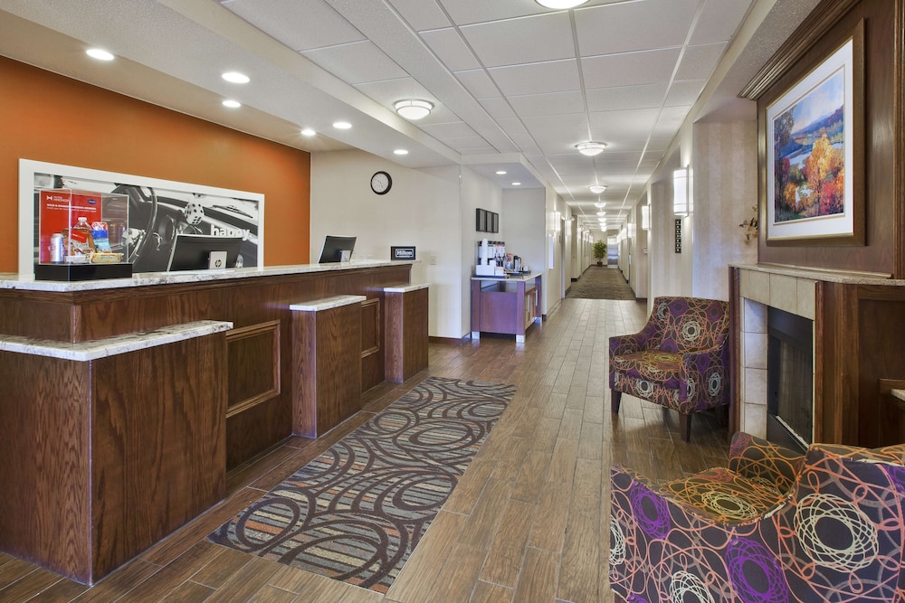 Hampton Inn Pittsburgh Area-Beaver Valley-Ctr Township 8/33