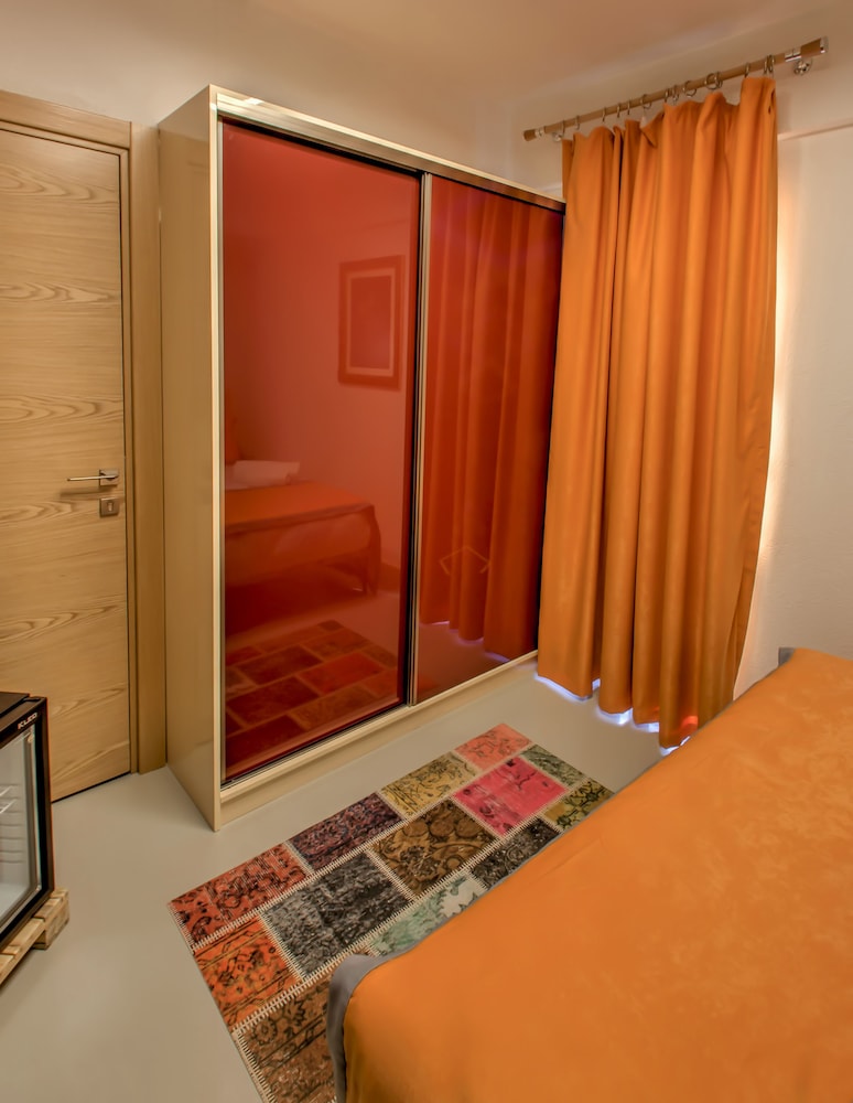 VAVIEN HOTEL 15/30