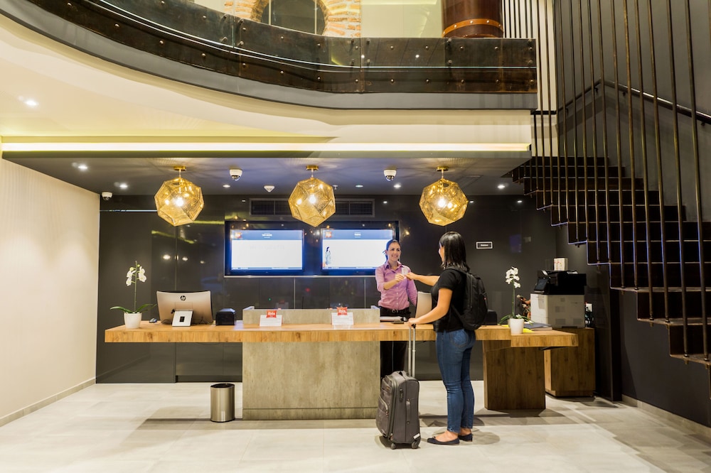 Ibis Cucuta 6/75