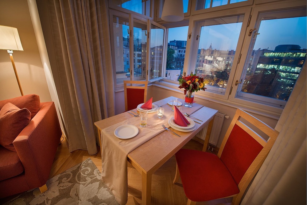 EA Hotel Julis 33/49