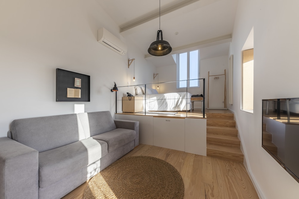 SAPIENTIA BOUTIQUE HOTEL 48/73