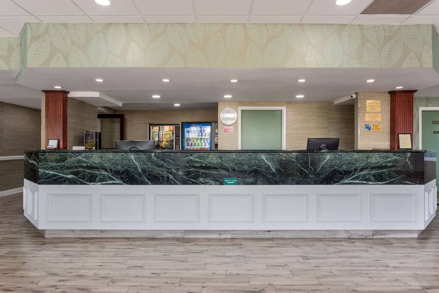 Ramada by Wyndham Altamonte Springs Near I-4 6/39