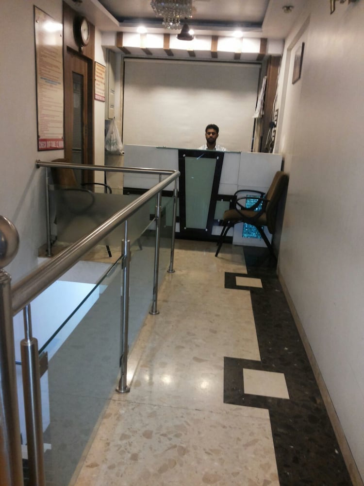 HOTEL NAVI MUMBAI 32/40