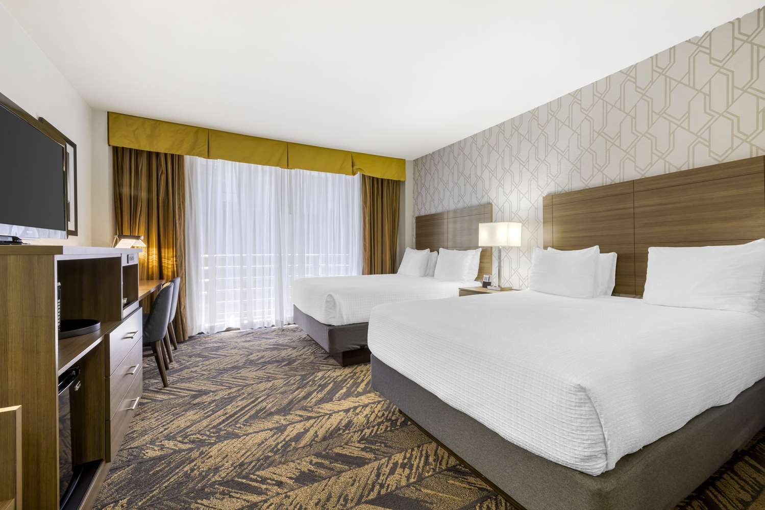 Room, 2 Queen Beds, City View, Balcony