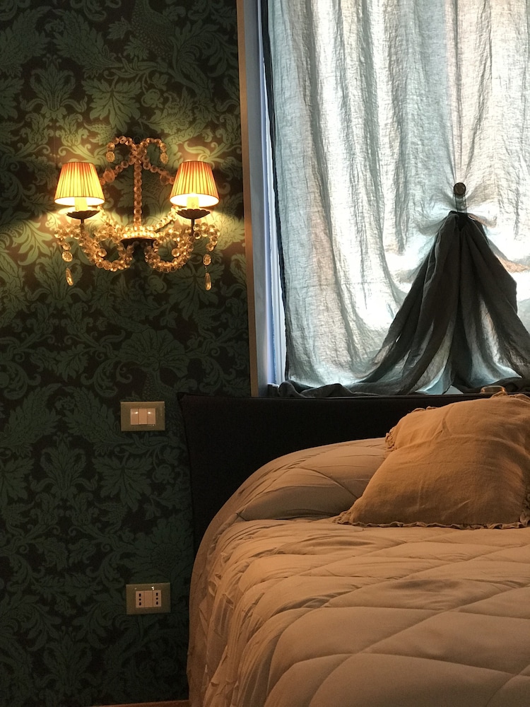 St. Peter Suites 18/50