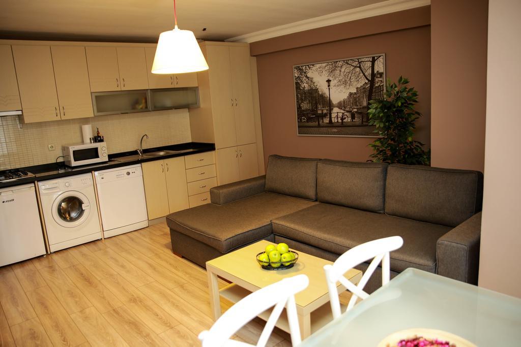 AKIN SUITES 20/24