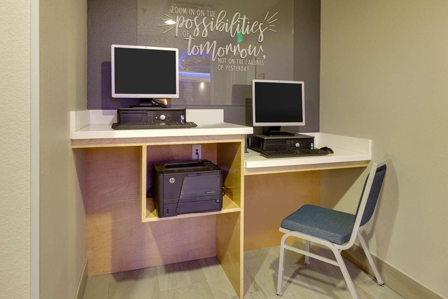 La Quinta Inn & Suites by Wyndham Dallas Love Field 18/22