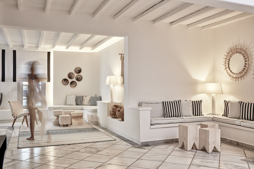 Mr Mrs White Paros 60/76