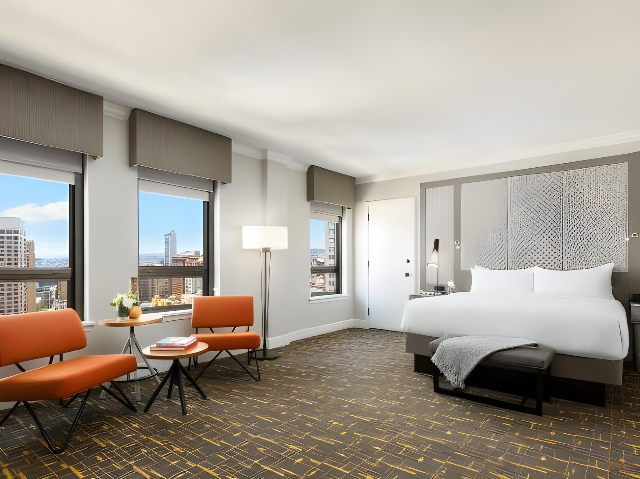 Junior Suite, King Bed, Skyline View