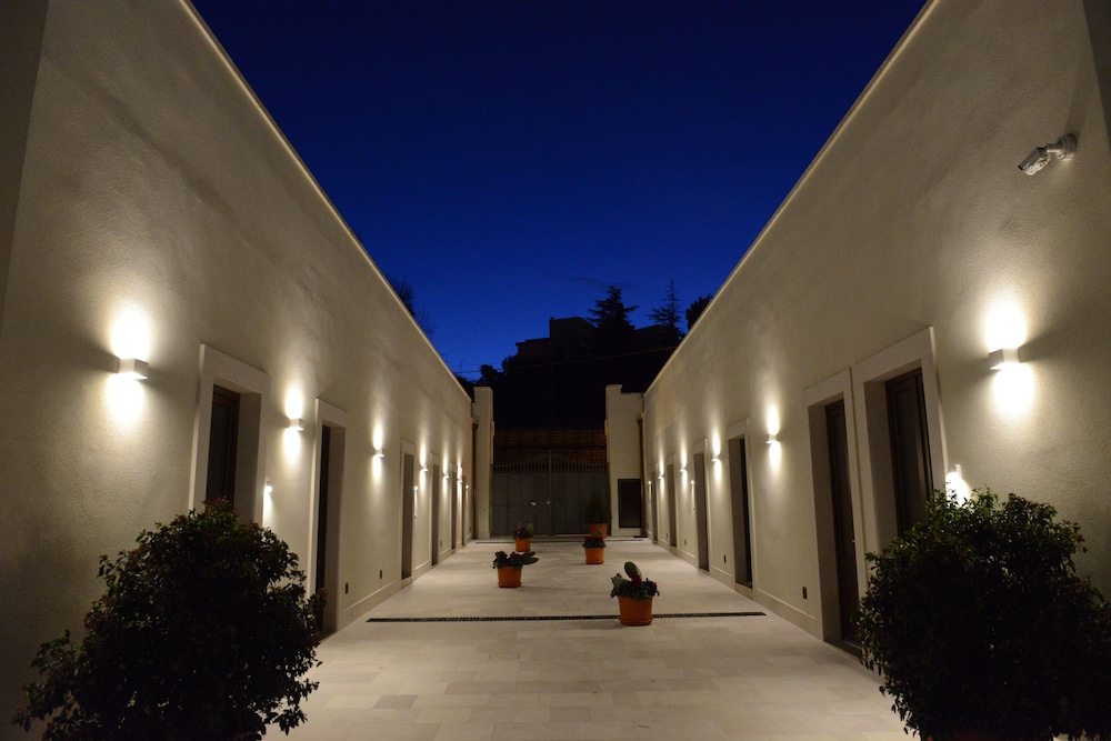 DOMUS ANTIQUA RESIDENCE 40/61