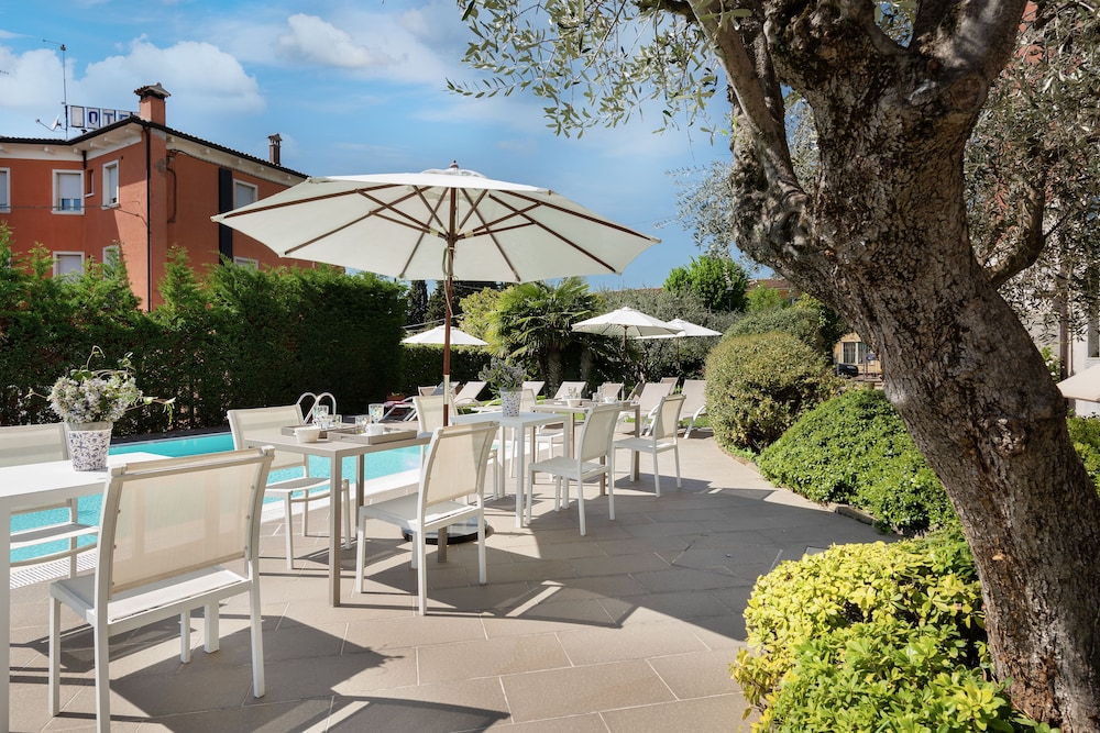 Vialeromadodici Rooms & Apartments 54/58