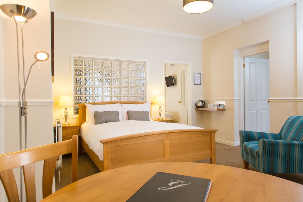 The Grosvenor Plymouth 25/64