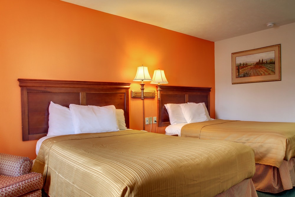 Rodeway Inn Oxford, AL 14/36