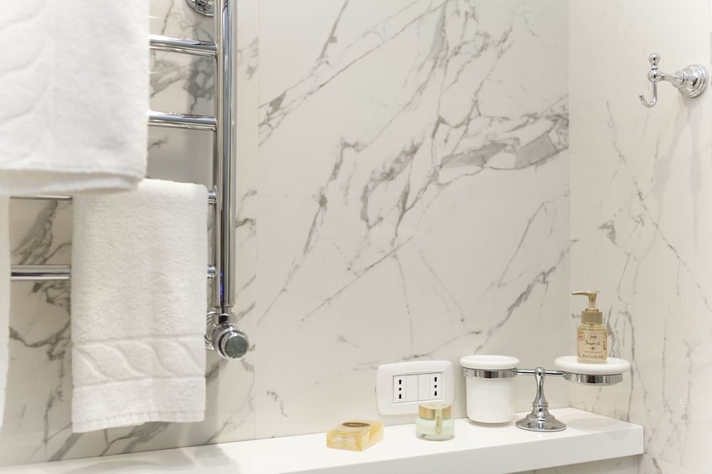 Margherita Suites 4/48