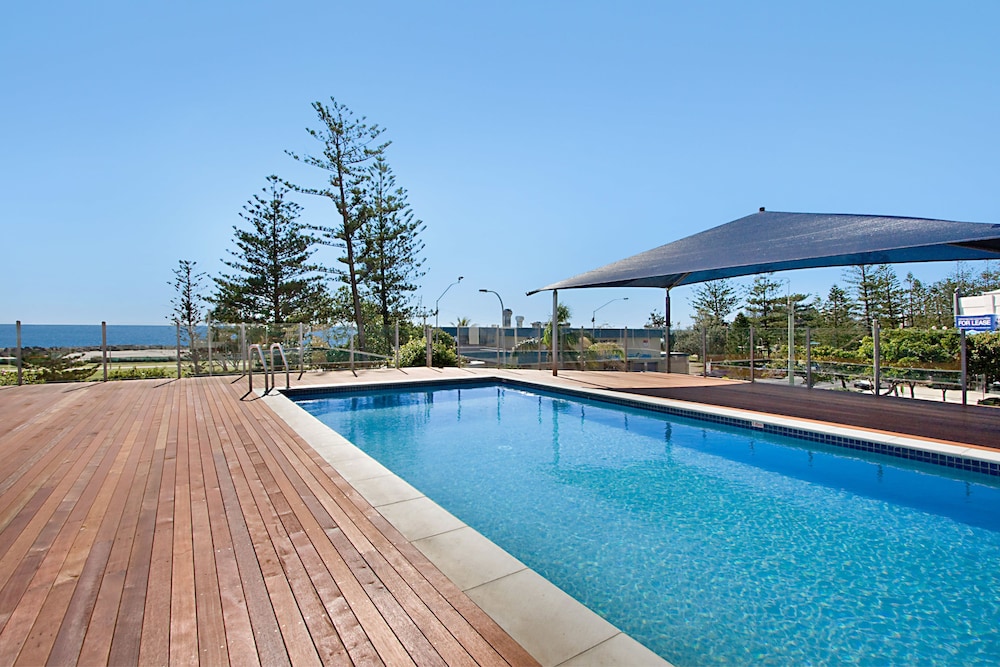 Beach House Seaside Resort Coolangatta 18/19