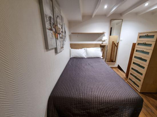 Duplex, Studio, Single