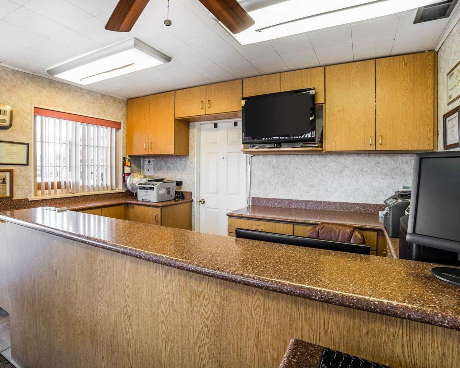 Rodeway Inn Elko Downtown Area 25/28