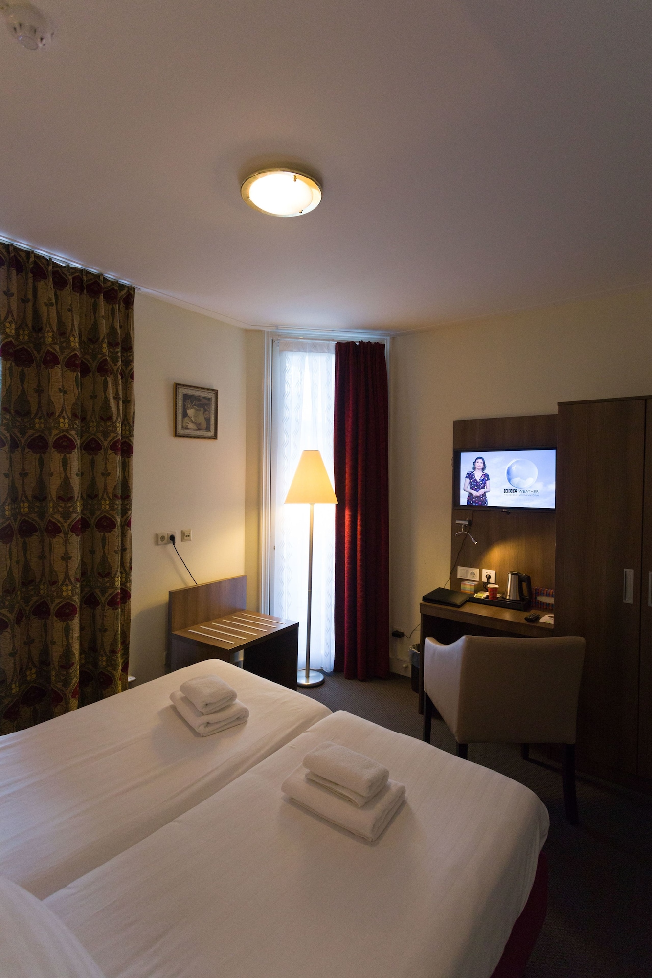 SUPERIOR, TWIN BEDS