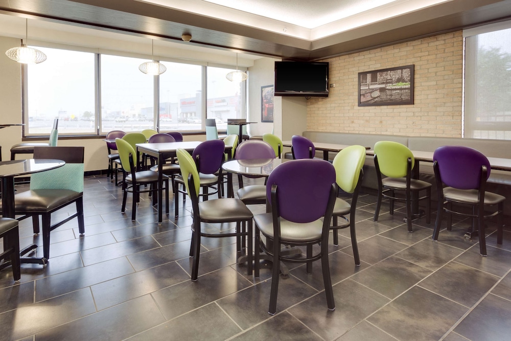 Drury Inn and Suites Northeast San Antonio 23/28