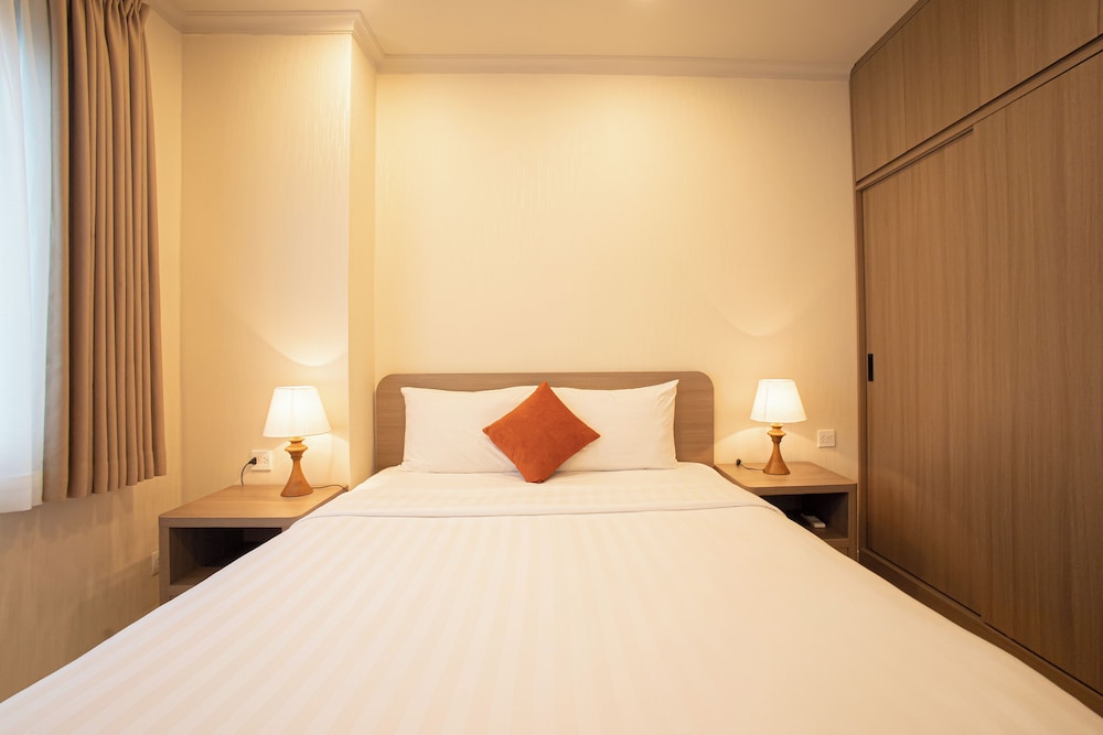 Mayfair Suites - Wmc Tower 15/70