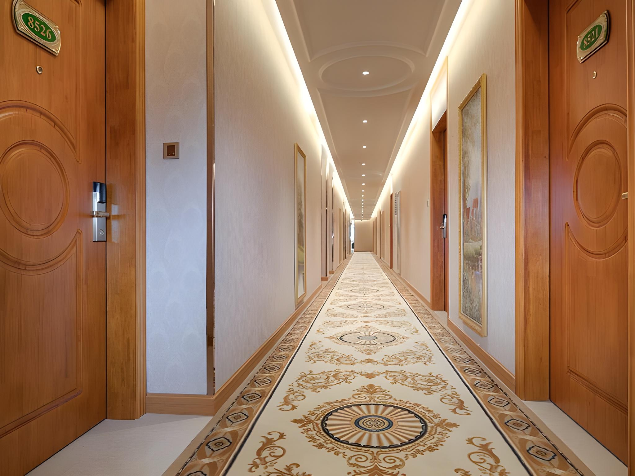 Vienna Hotel (Shenzhen Longsheng Metro Station) 34/41