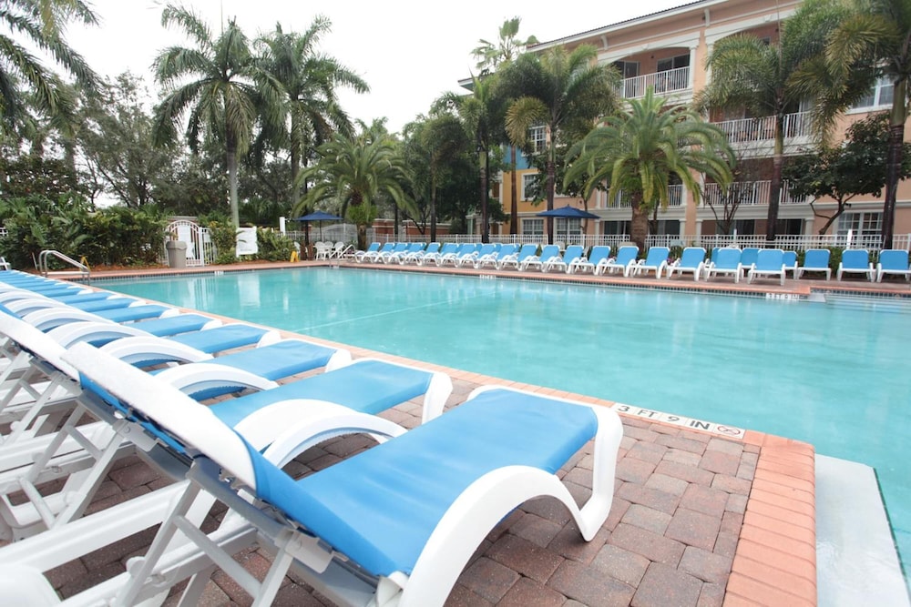 Mizner Place At Weston Town Center 11/69
