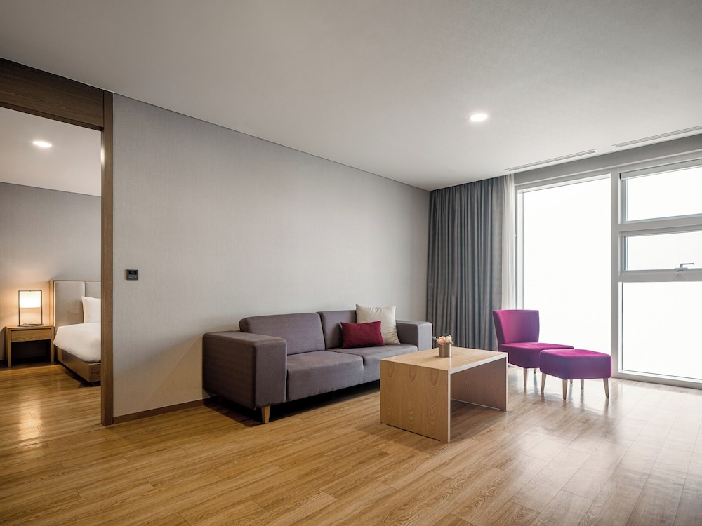 Hotel Tops 10 44/62