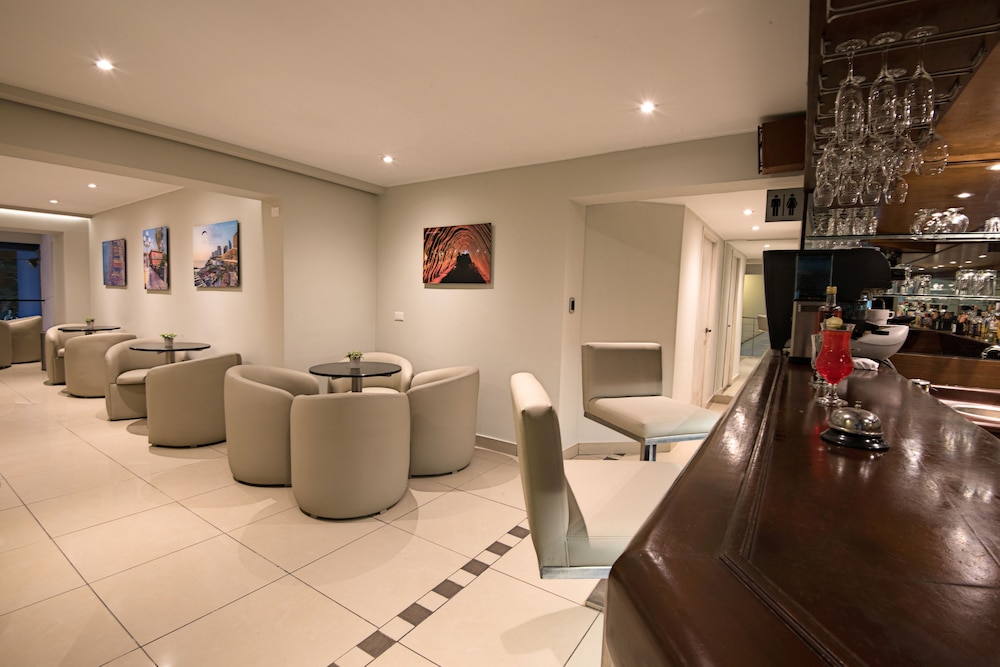 Mariel Hotel 34/53