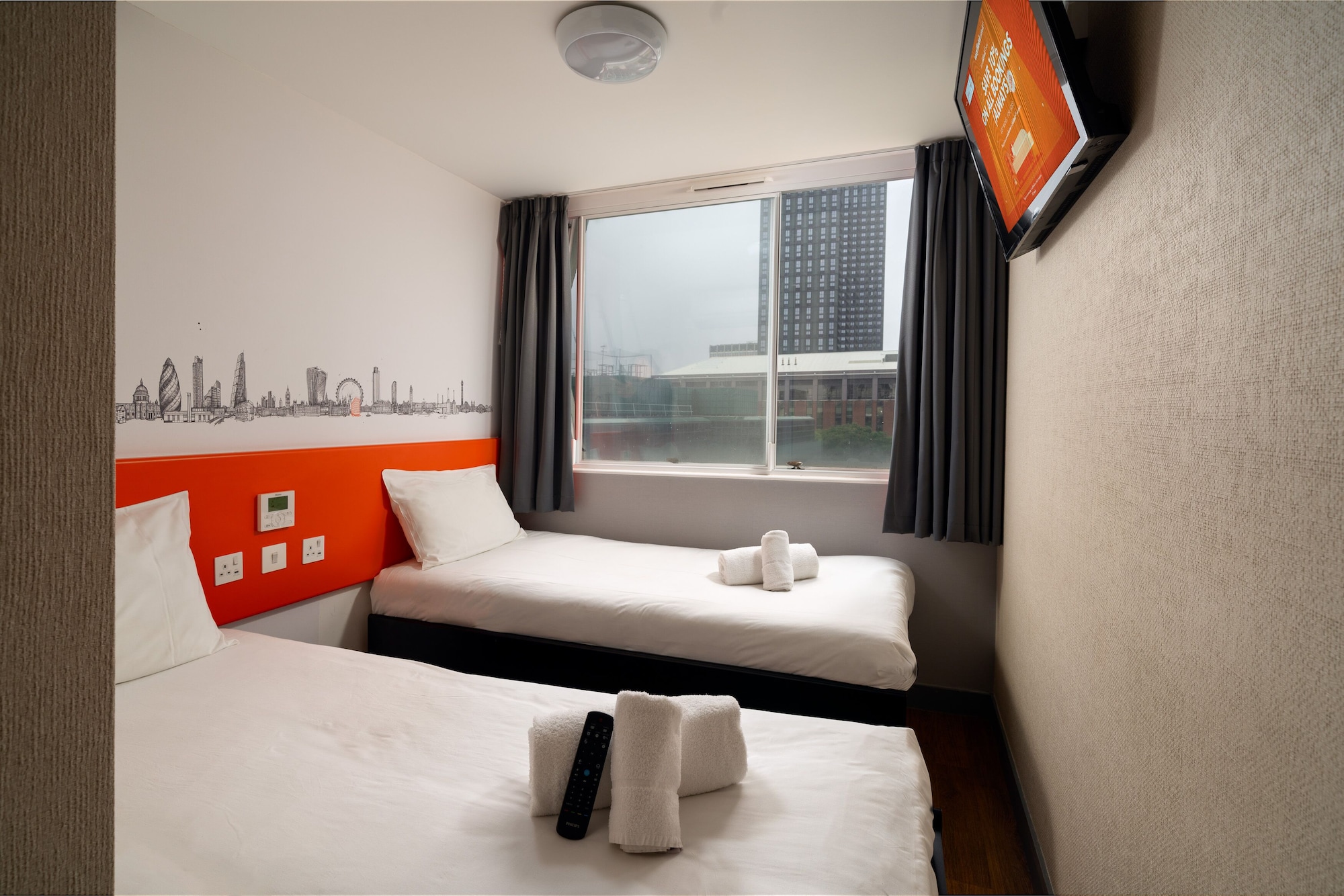 غرفة قياسية بسريرين منفصلين، easyHotel Croydon 9/10