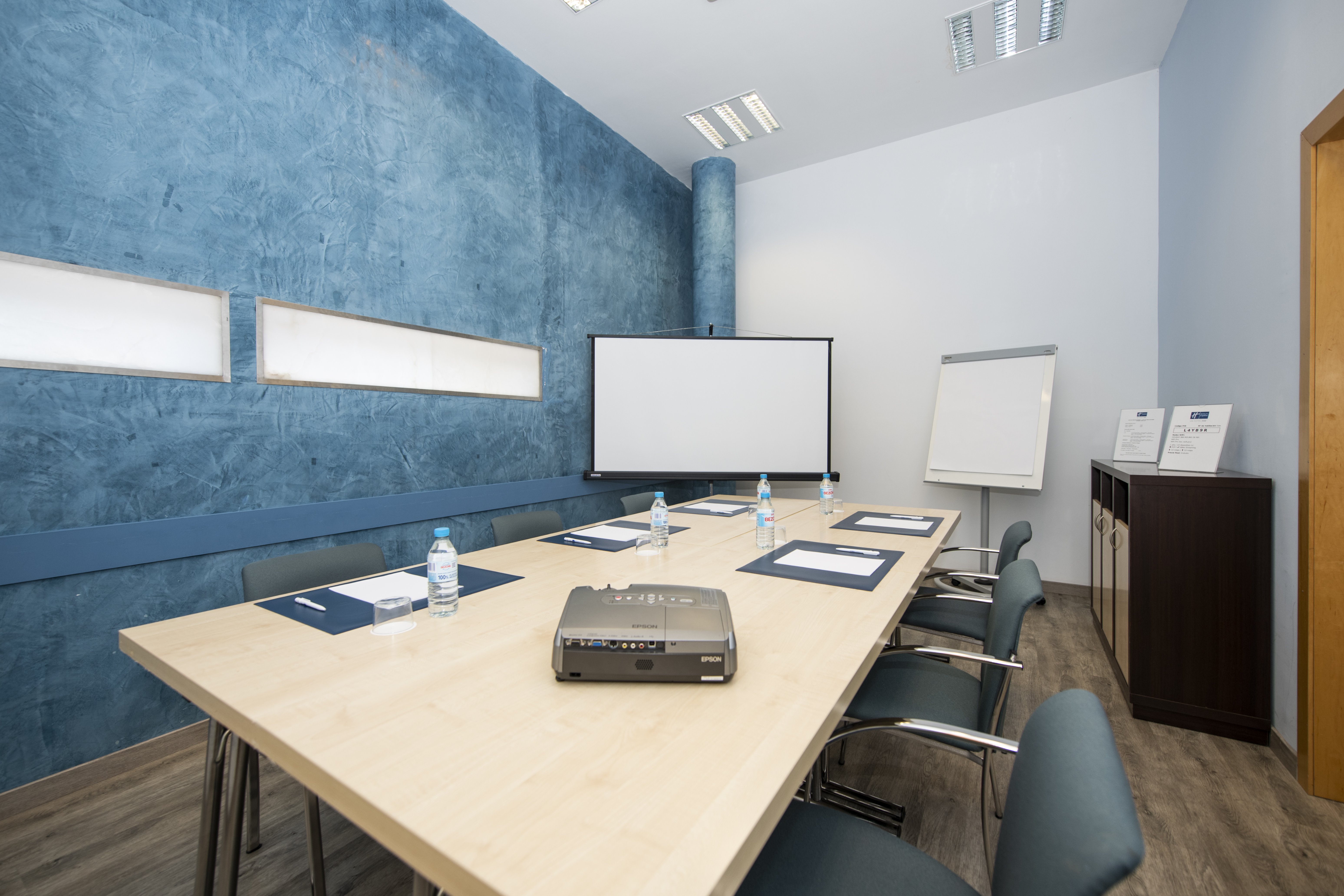 Holiday Inn Express Molins de Rei 50/62