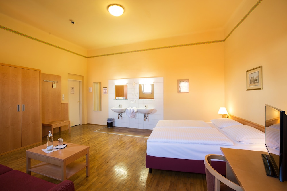 Hotel Post 8/56