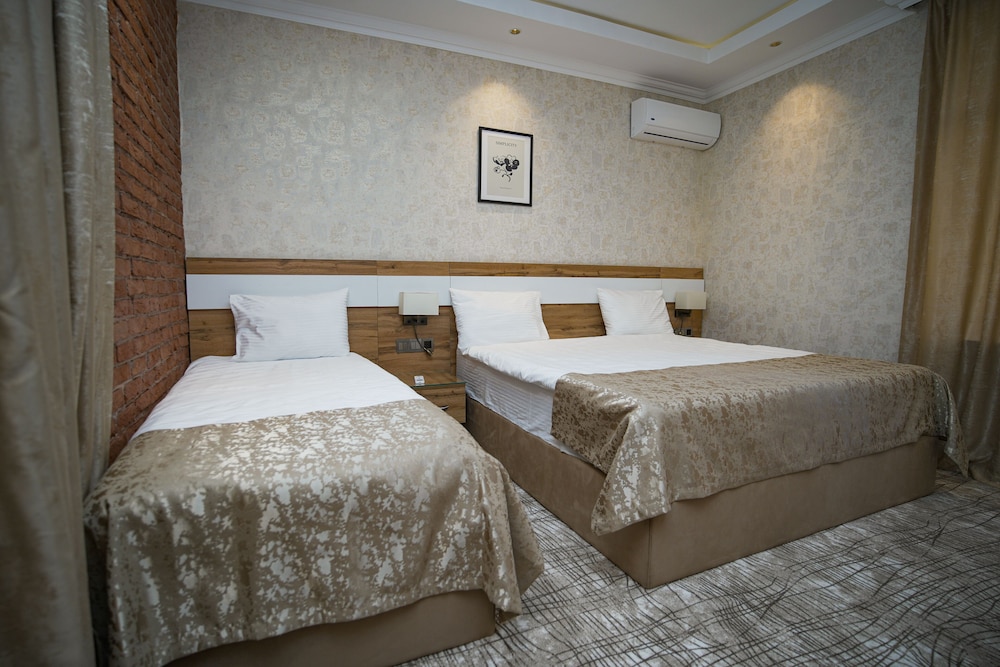 Lakeside Hotel & Spa 7/33