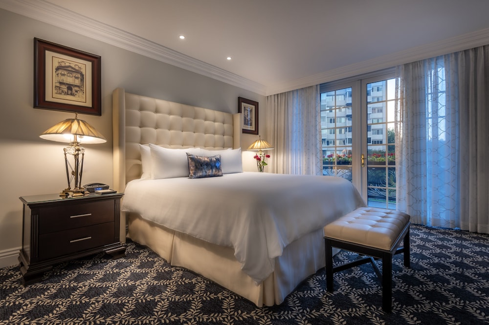Beverly Hills Plaza Hotel & Spa 14/63