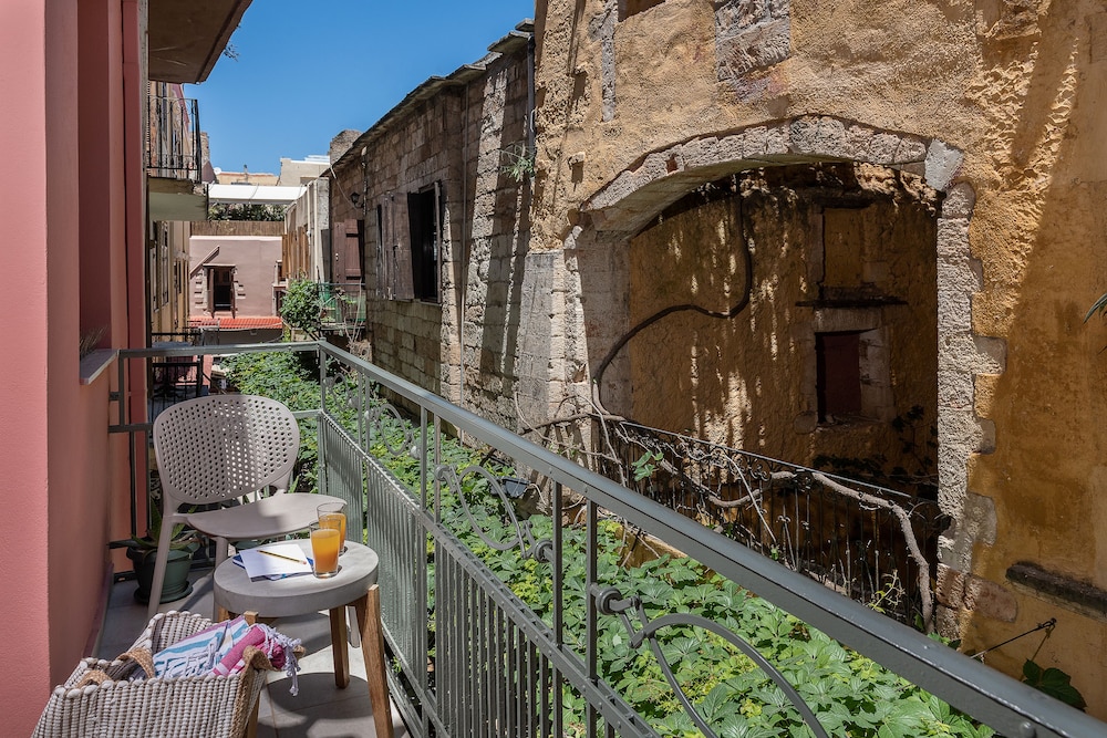 Viaggio Elegant Rooms 27/50