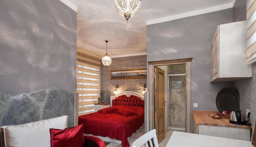 Galatolia Suites 8/50