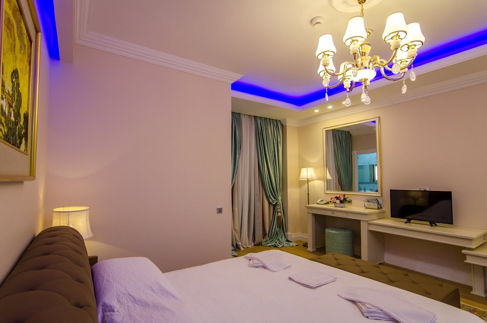 Phoenicia Royal 21/50