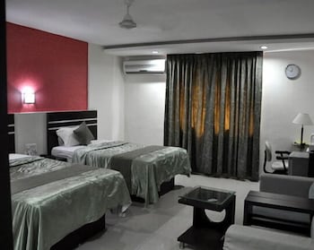 Click Hotel Yuvraj 20/46