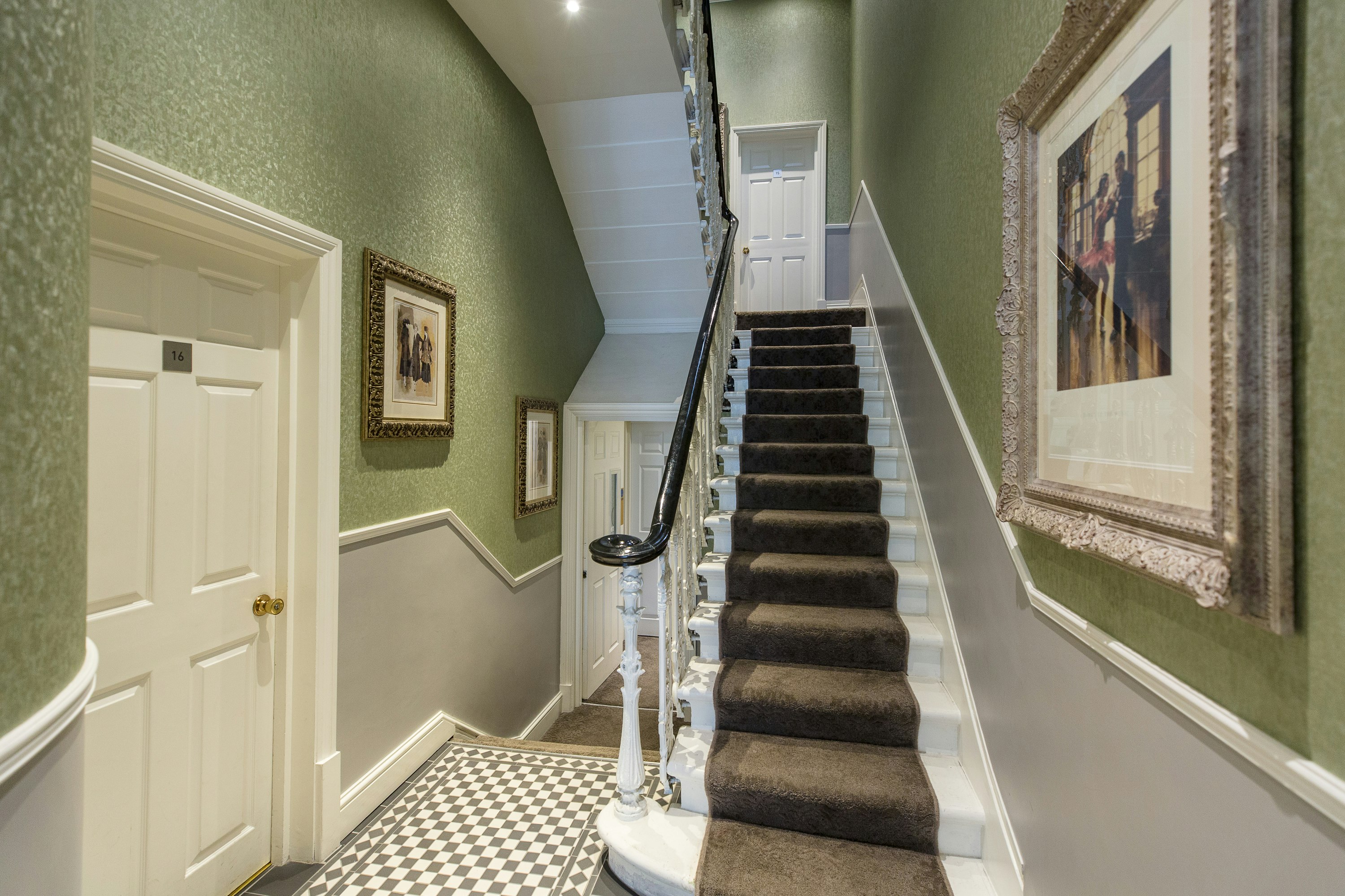 Kensington Gardens Hotel 32/38