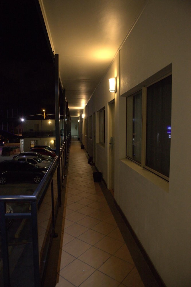 Westside Motor Inn 50/57