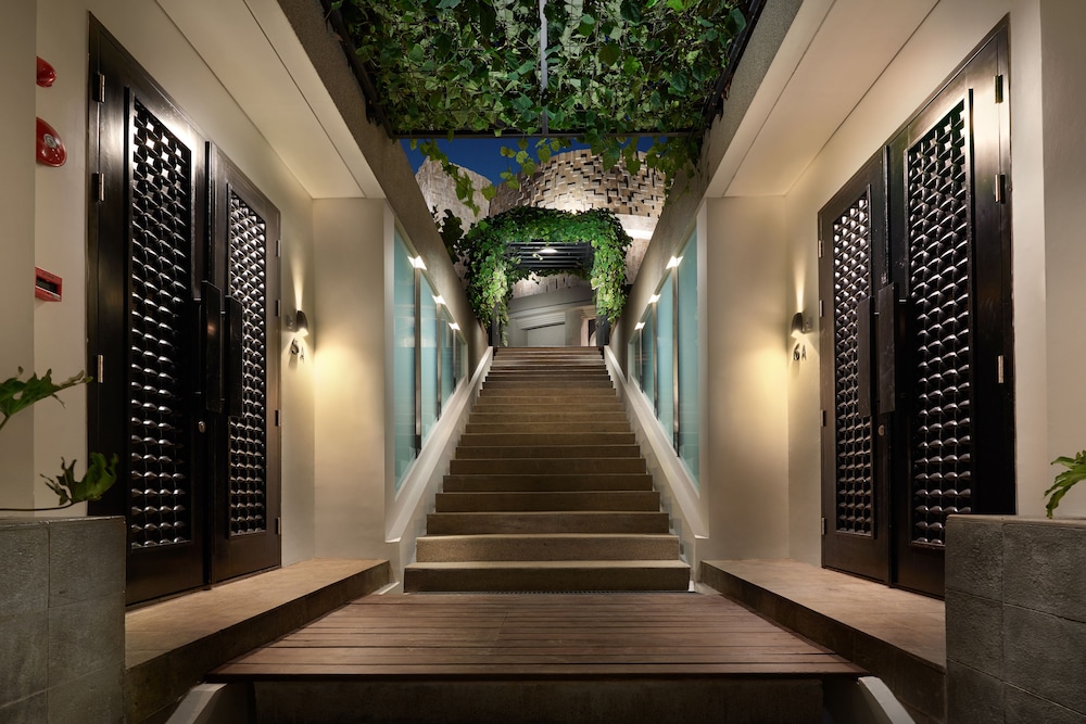 The Sterling Hotel & Villa's 28/57