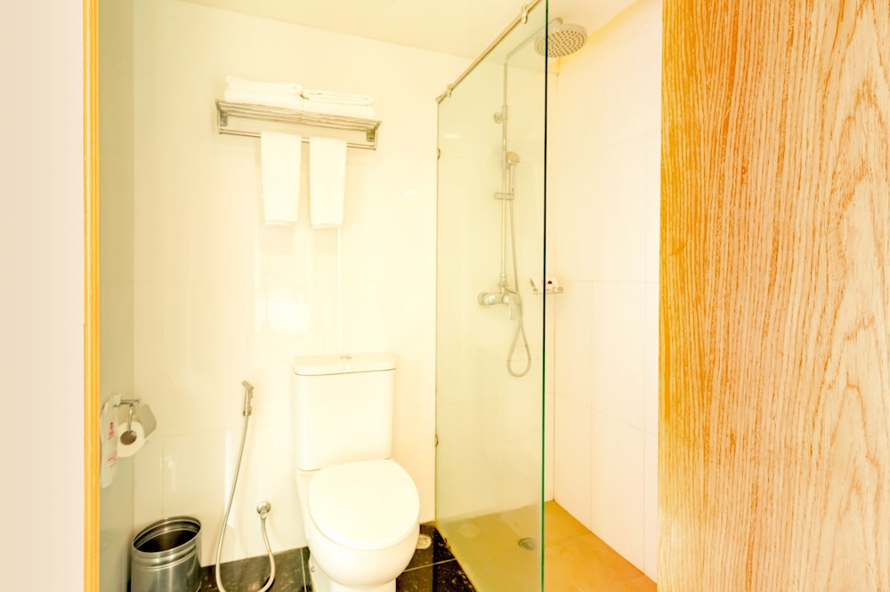 Viva Hotel Songkhla 63/66