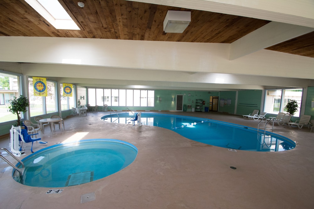Fairway Inn and Suites Mishicot - Wi 21/50