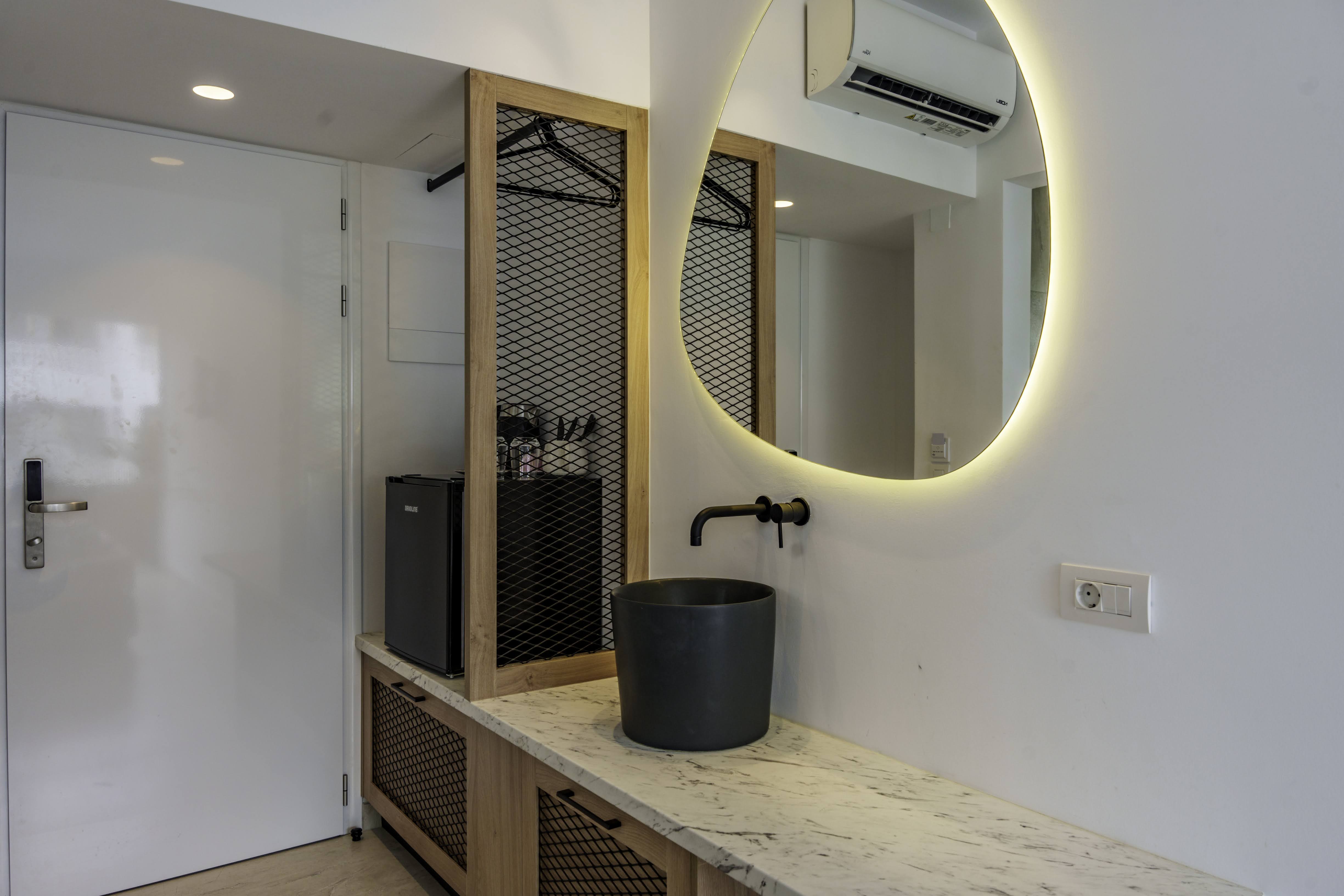 Stella Maria Hotel & Suites 48/50