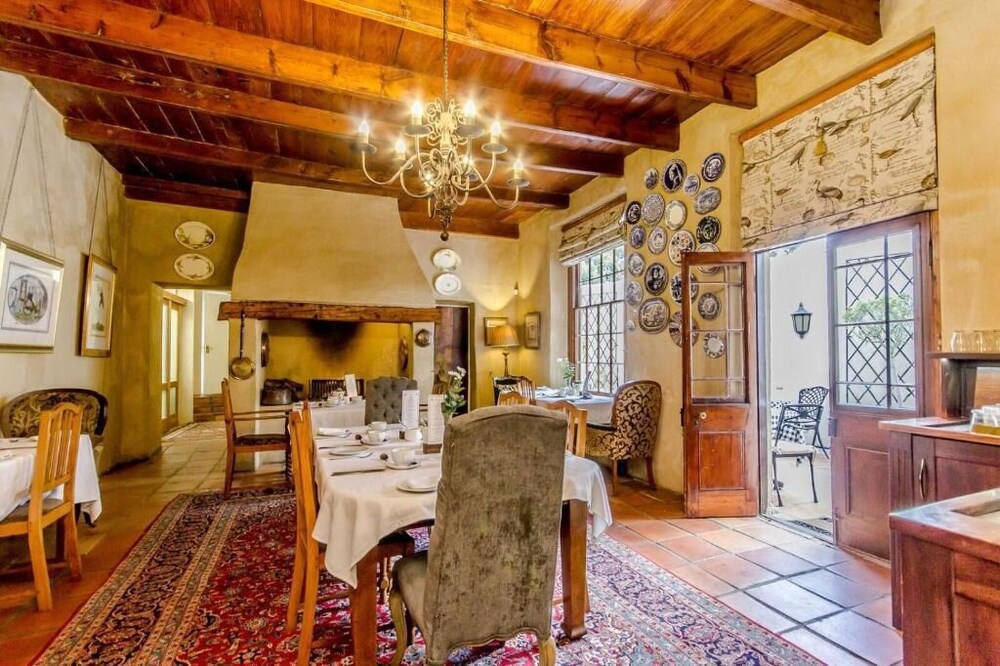 Lemoenkloof Guest House 40/50