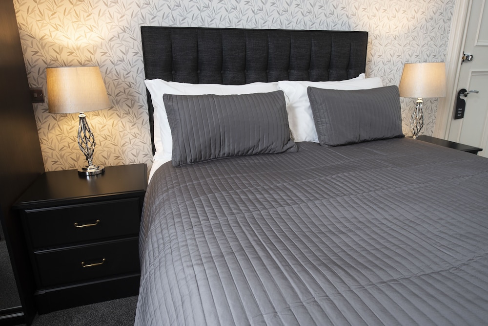 Grosvenor Suites 21/46