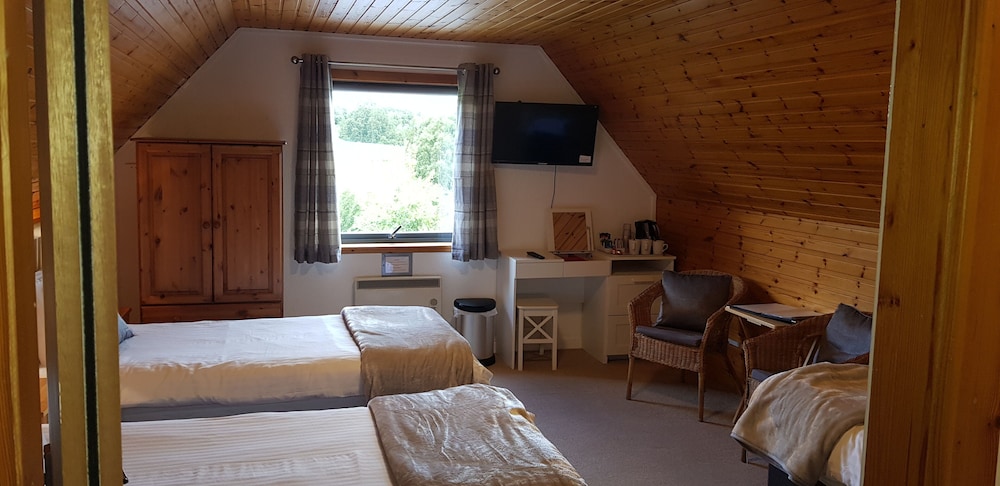 Carn Mhor Bed and Breakfast 18/50