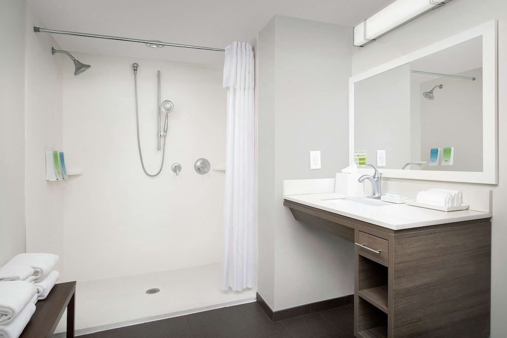 Home2 Suites By Hilton Atlanta Midtown Ex Regency Suites Hotel 8/30
