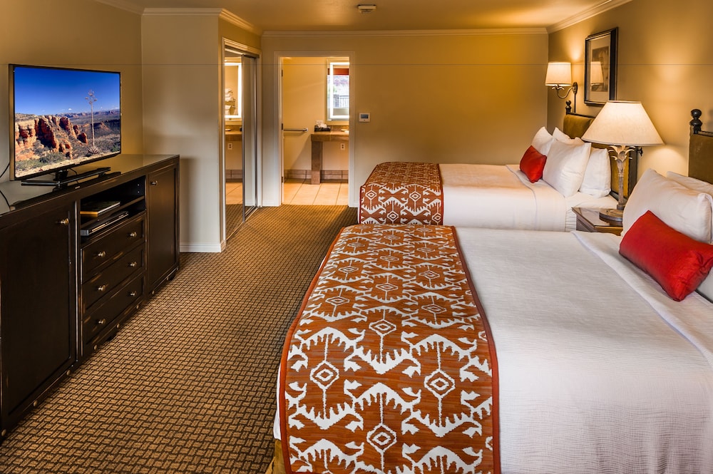 Standard, 2 Queen Beds, Patio