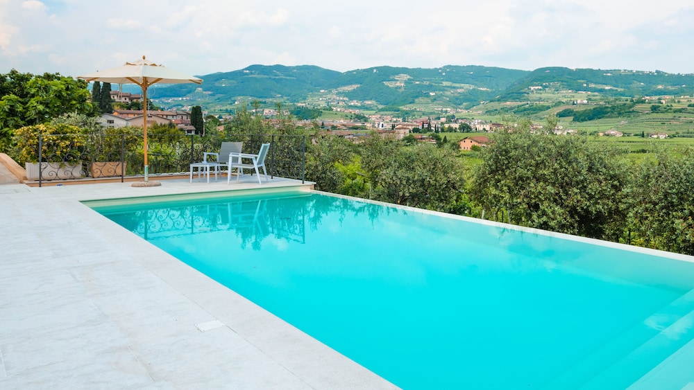 Hotel Villa Moron 25/50