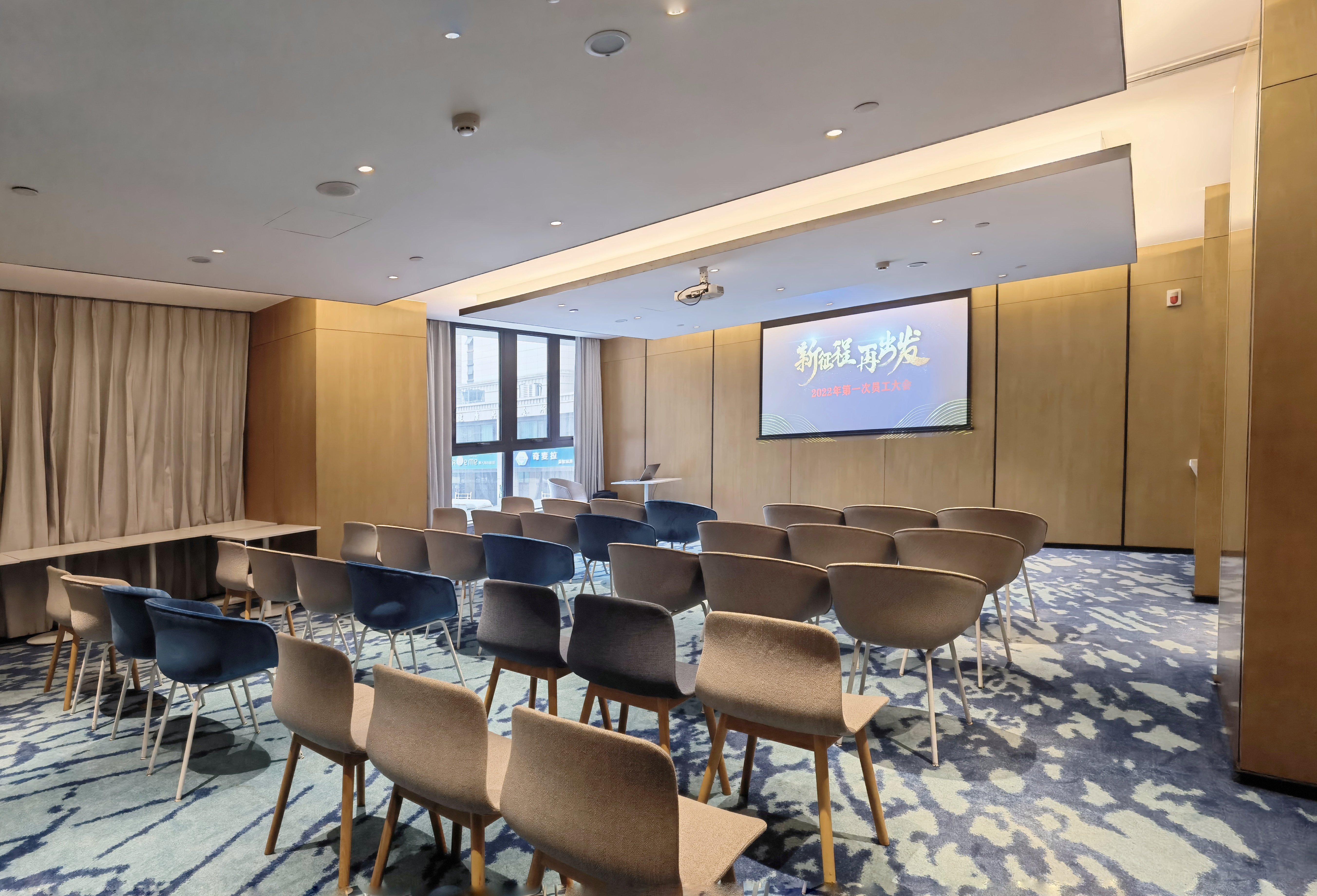 Holiday Inn Express Zhoushan Dinghai 34/39
